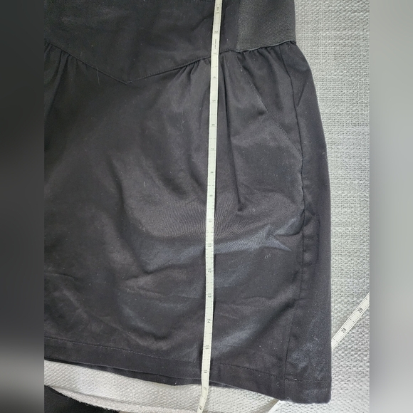 Divided Black Mini Skirt Size 4 with Back Zipper and Side Pockets - Picture 7 of 7
